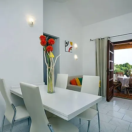 Bougainvillae Hotel 3*